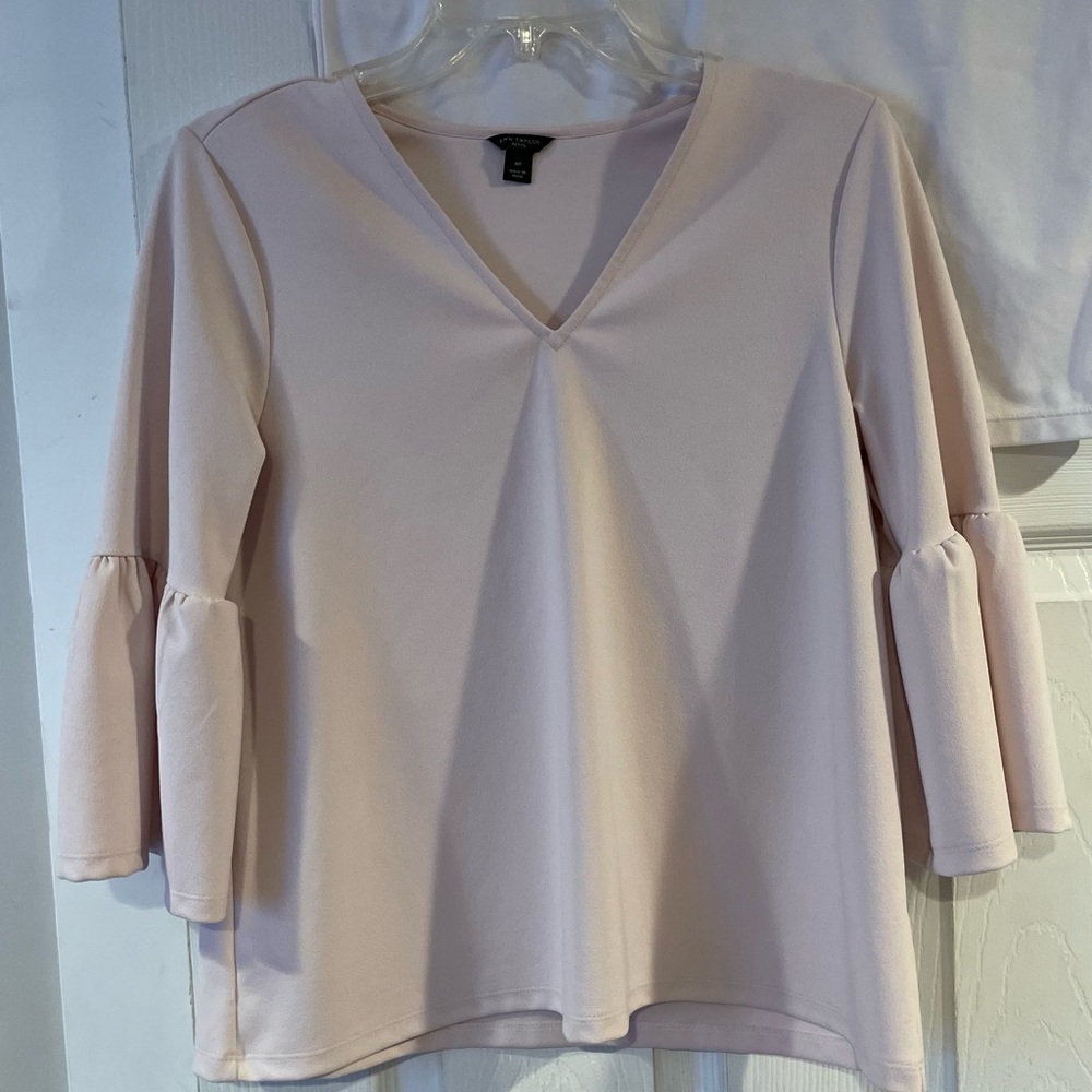 Beautiful Ann Taylor shirt